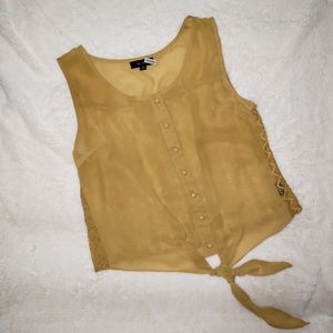 Sleeveless blouse